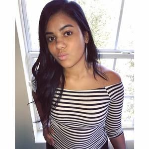 Meet your Posher, Rafaela